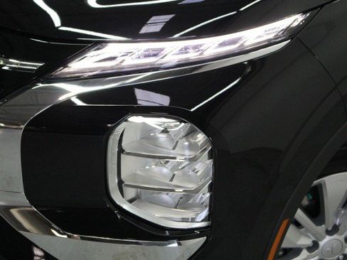 New 2026 Mitsubishi Outlander ES FWD image 2
