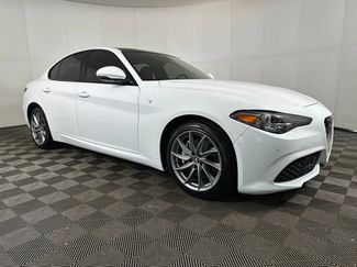 Used 2022 Alfa Romeo Giulia Ti video 2