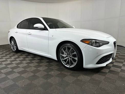 Used 2022 Alfa Romeo Giulia Ti image 2
