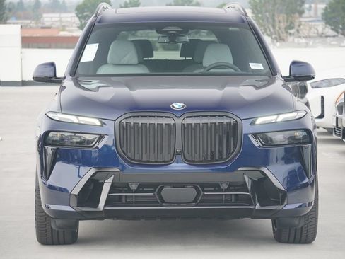 Used 2026 BMW X7 xDrive40i w/ M Sport Package AWD/4WD image 2