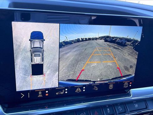 Certified 2026 GMC Sierra 1500 SLT image 13