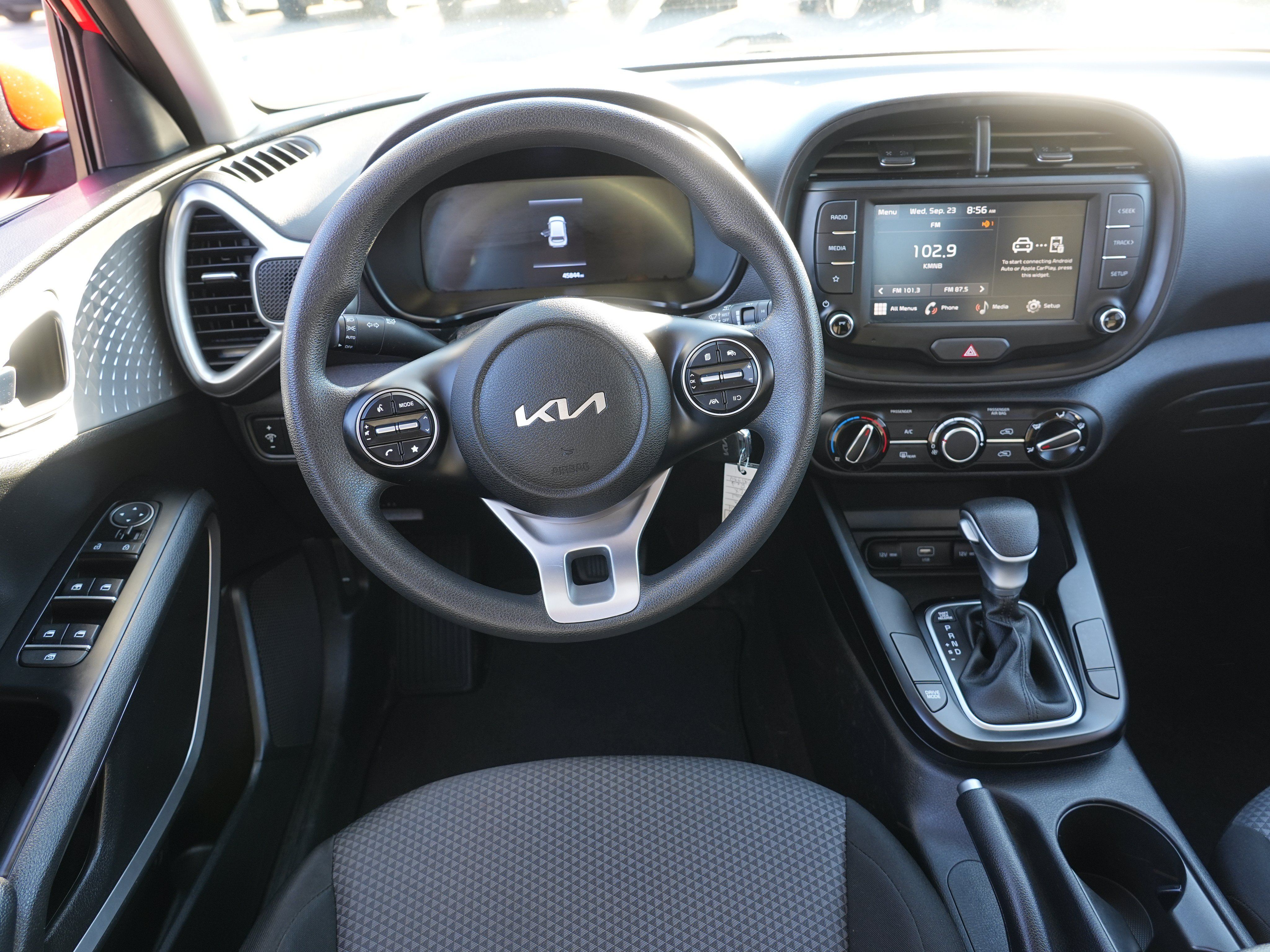 Used 2024 Kia Soul LX w/ Option Group 015 FWD image 20
