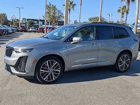 Used 2023 Cadillac XT6 Sport w/ Technology Package image 7