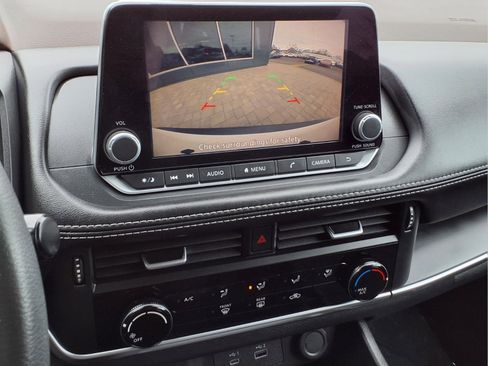 Certified 2023 Nissan Rogue S image 27