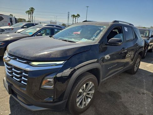 Used 2025 Chevrolet Equinox LT w/ Convenience Package II image 2