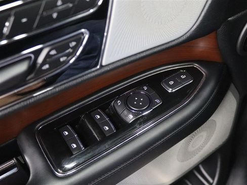 Used 2020 Lincoln Navigator Reserve w/ Luxury Package image 40