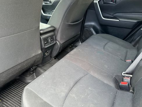 Used 2022 Toyota RAV4 LE image 14