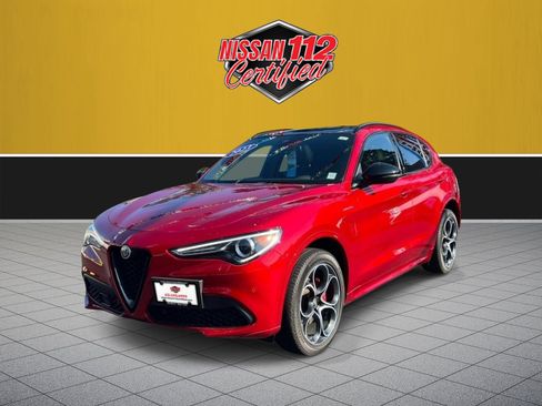Used 2023 Alfa Romeo Stelvio Veloce AWD/4WD image 3