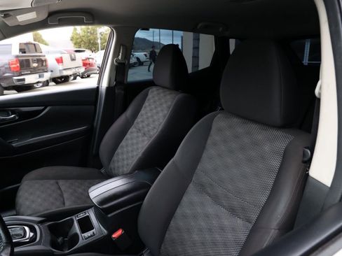 Used 2022 Nissan Rogue Sport SV FWD image 15
