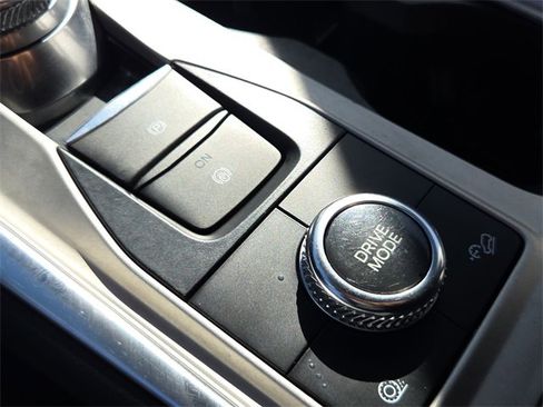 Used 2022 Ford Explorer XLT w/ Equipment Group 202A image 23