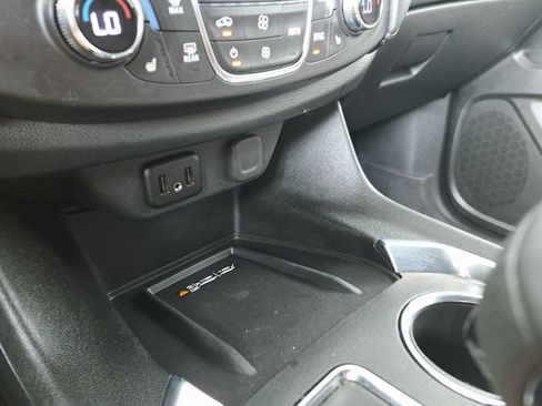 Used 2023 Chevrolet Traverse LT AWD/4WD image 15