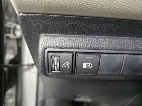 Used 2020 Toyota Corolla LE image 26