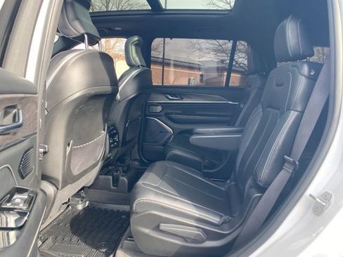 Certified 2022 Jeep Grand Cherokee L Overland w/ Luxury Tech Group IV image 29