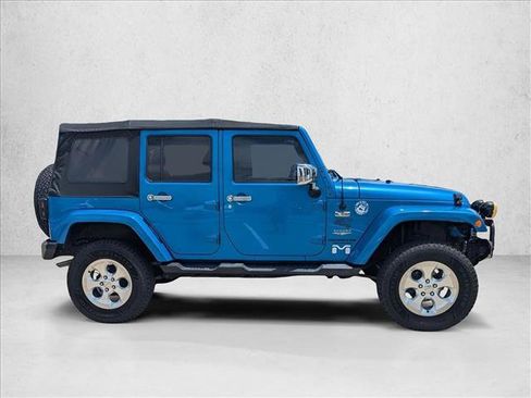 Used 2015 Jeep Wrangler Unlimited Sahara w/ Connectivity Group AWD/4WD image 4