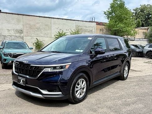 Certified 2024 Kia Carnival LX FWD image 1