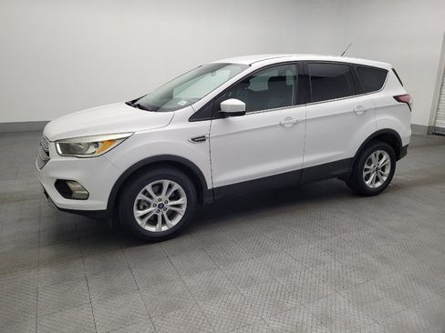 Used 2017 Ford Escape SE image 2
