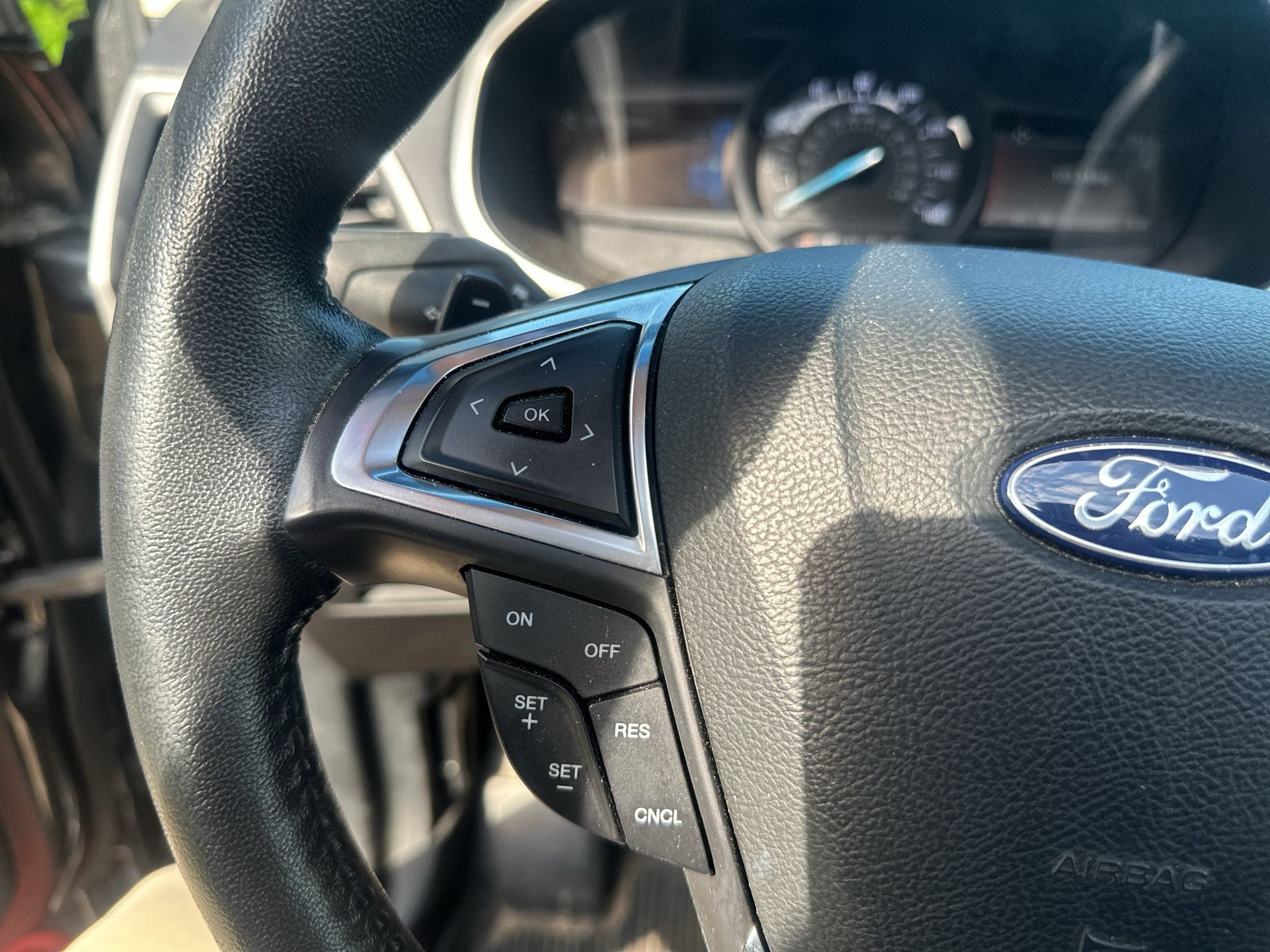 Used 2018 Ford Edge SEL w/ Equipment Group 201A AWD/4WD image 23