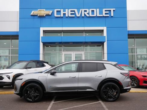 Used 2024 Chevrolet Equinox EV RS AWD/4WD image 4