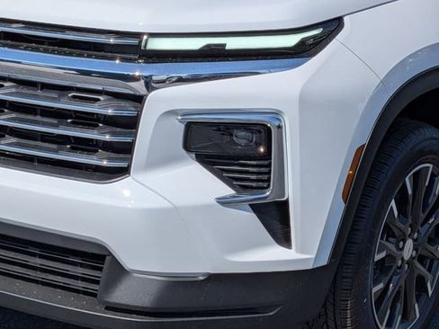 New 2026 Chevrolet Traverse LT w/ Sun and Wheel Package image 9