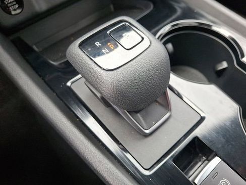 Used 2025 Nissan Rogue SV w/ SV Premium Package image 16