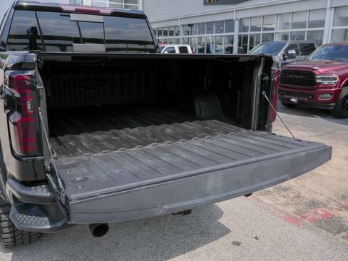Used 2021 Chevrolet Silverado 1500 LT Trail Boss w/ Convenience Package II AWD/4WD image 12