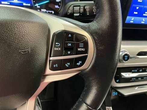 Used 2022 Ford Explorer XLT w/ Equipment Group 202A AWD/4WD image 30