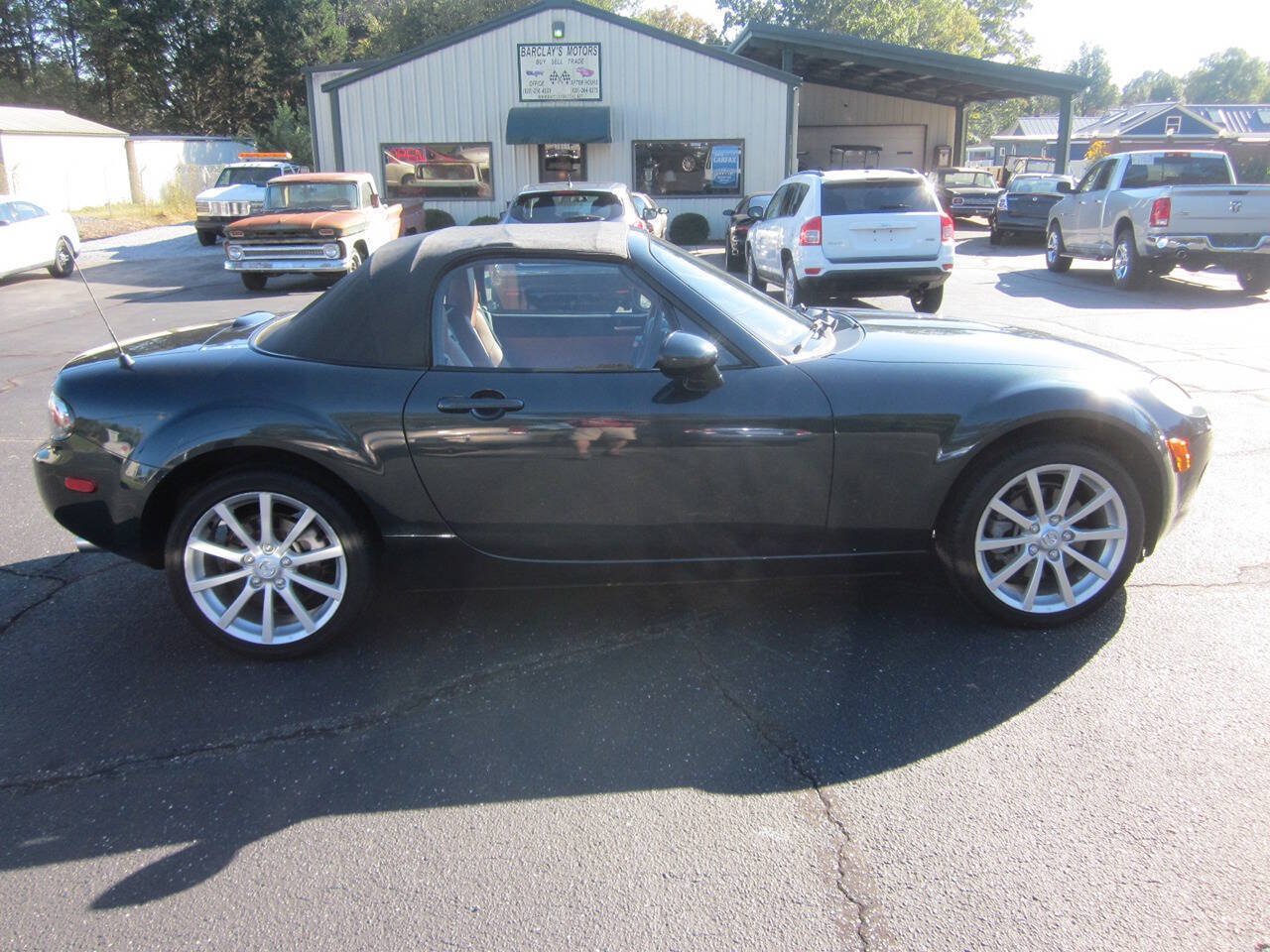 Used 2006 MAZDA MX-5 Miata Grand Touring RWD image 5