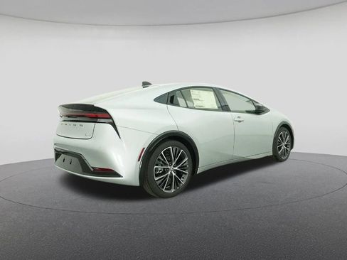 New 2026 Toyota Prius XLE image 25