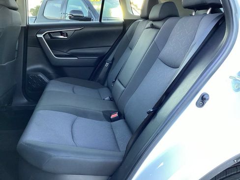 Used 2025 Toyota RAV4 XLE AWD/4WD image 15
