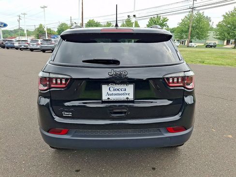 Used 2023 Jeep Compass Latitude AWD/4WD image 8