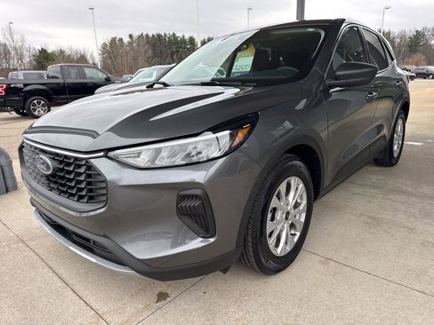 Certified 2023 Ford Escape Active w/ Cold Weather Package image 3