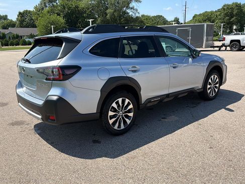 Used 2024 Subaru Outback Limited AWD/4WD image 2