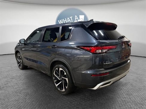 Used 2024 Mitsubishi Outlander 4WD Plug-In Hybrid image 6