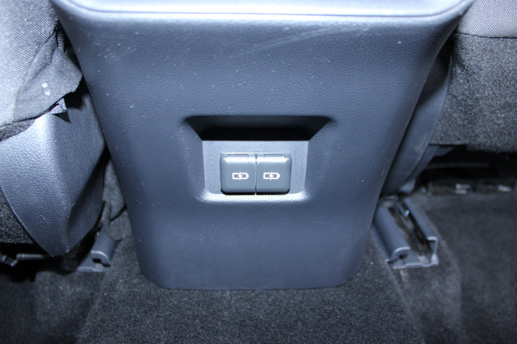 Used 2025 Toyota RAV4 XLE AWD/4WD image 21
