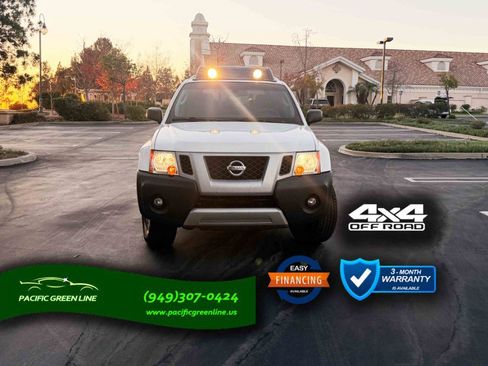 Used 2010 Nissan Xterra Off-Road image 2