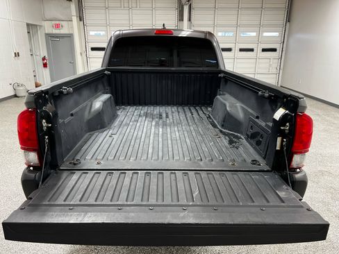 Used 2020 Toyota Tacoma SR image 9