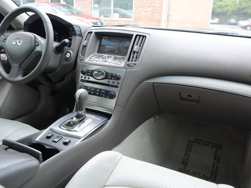 Used 2011 INFINITI G25 x w/ Moonroof Pkg AWD/4WD image 11