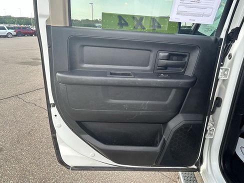 Used 2018 RAM 2500 Tradesman w/ Chrome Appearance Group AWD/4WD image 13