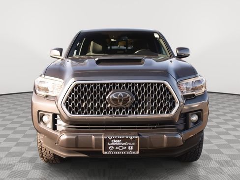 Used 2018 Toyota Tacoma TRD Sport image 13