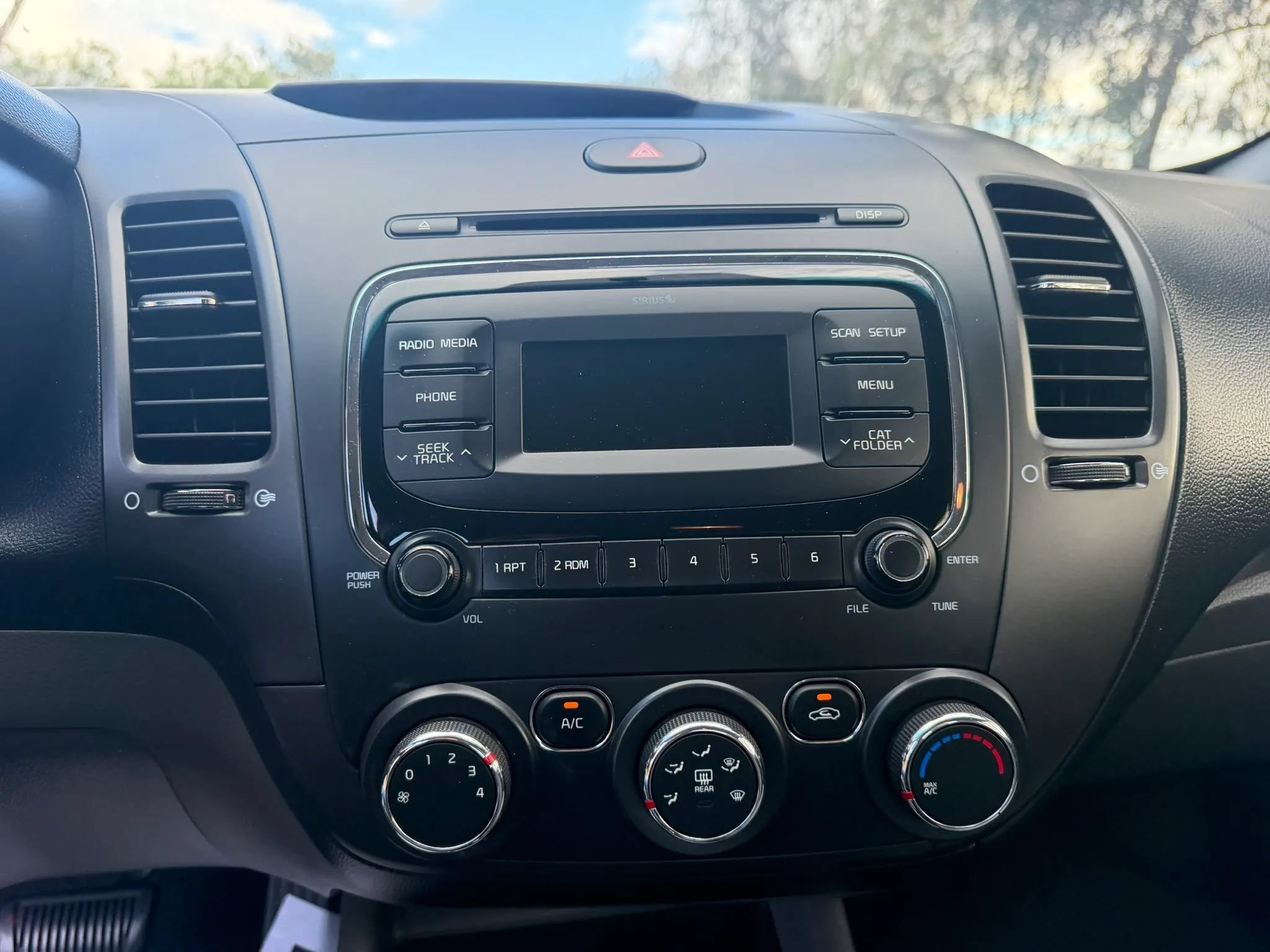 Used 2017 Kia Forte LX FWD image 16