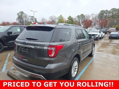 Used 2017 Ford Explorer XLT w/ Equipment Group 201A image 12