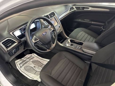 Used 2020 Ford Fusion SE FWD image 7
