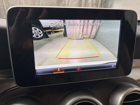 Used 2019 Mercedes-Benz GLC 300 4MATIC image 21