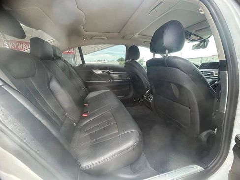 Used 2018 BMW 740i RWD image 7