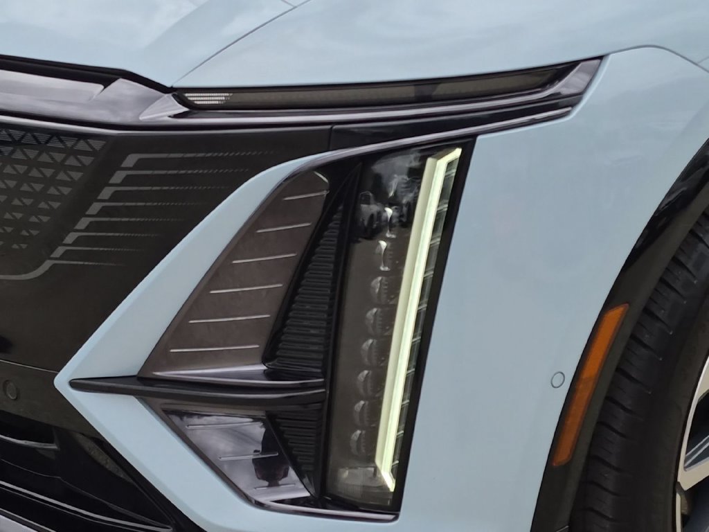 Certified 2024 Cadillac Lyriq Sport AWD/4WD image 23