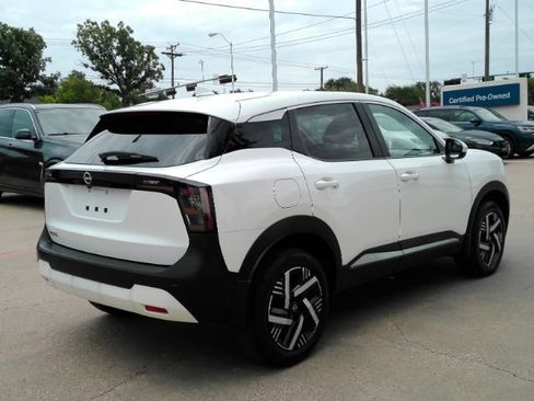 Used 2025 Nissan Kicks SV FWD image 6