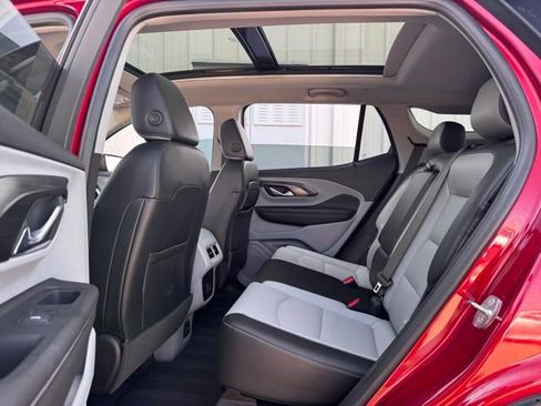 Used 2023 GMC Terrain SLT image 44