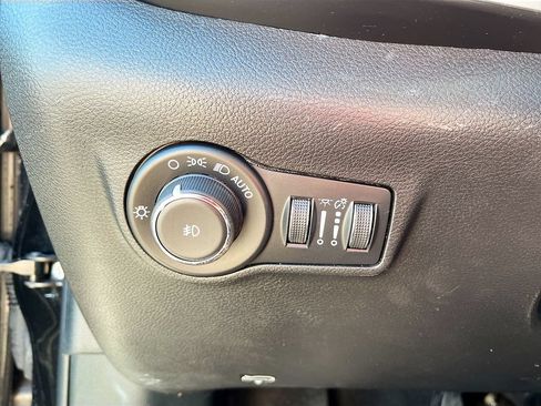 Used 2025 Jeep Compass Latitude AWD/4WD image 10