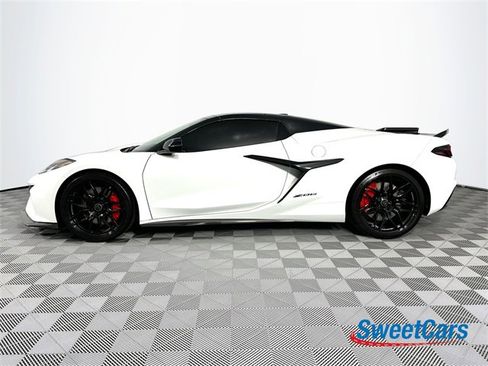 Used 2024 Chevrolet Corvette Z06 image 12