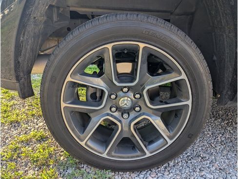 Used 2019 RAM 1500 Laramie RWD image 7